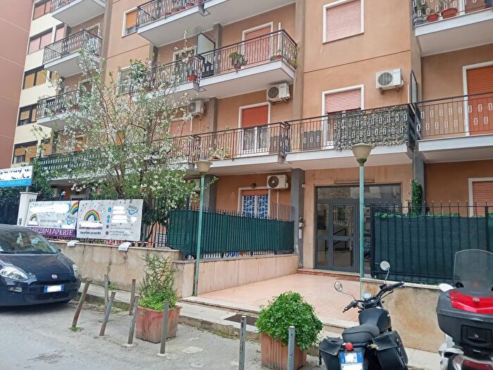 Appartamento trilocale in vendita in Via Francesco Borromini, Palermo