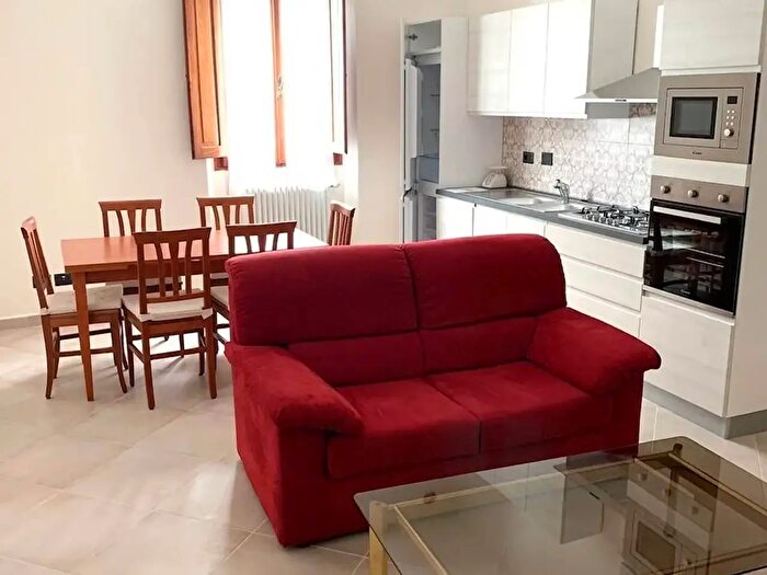 Appartamento trilocale in vendita in Via Crispi, Pistoia