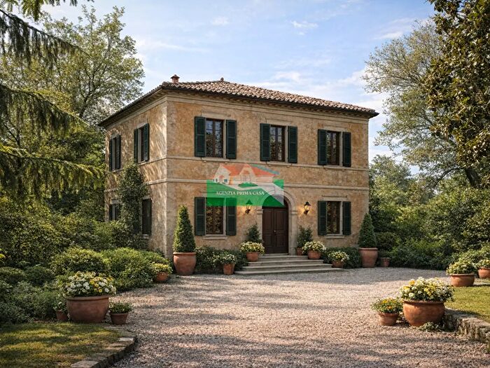 Casa con 10 locali in vendita in Ravenna