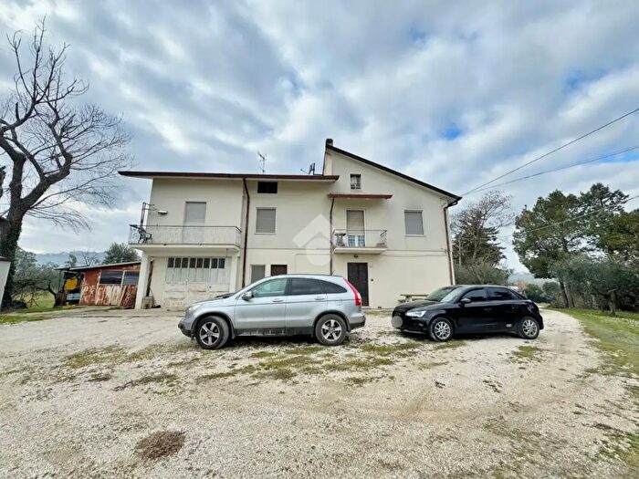Casa con 6 locali in vendita in Via Cà Bernardo, Montegridolfo