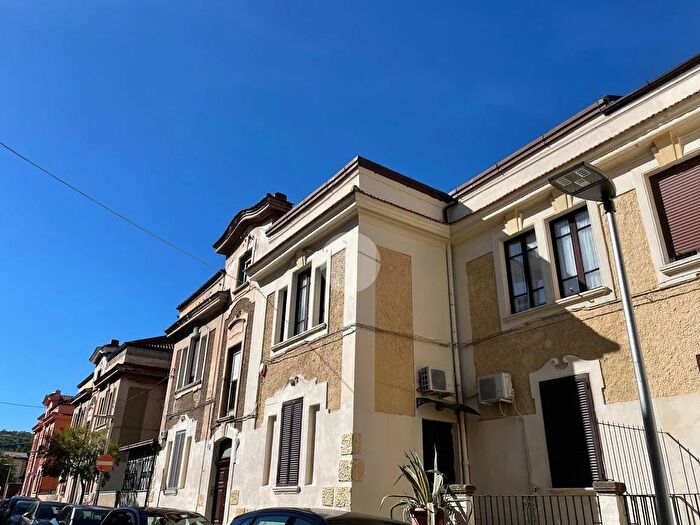 Appartamento trilocale in vendita in Via Pola, Cosenza