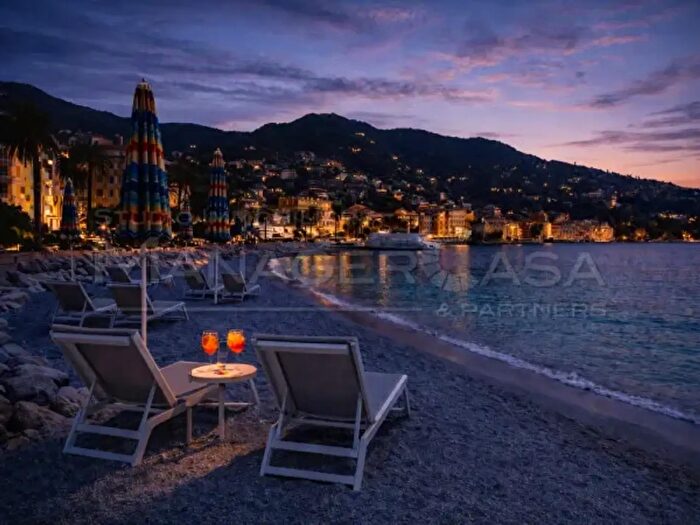 Appartamento trilocale in vendita in Corso Giacomo Matteotti, Rapallo