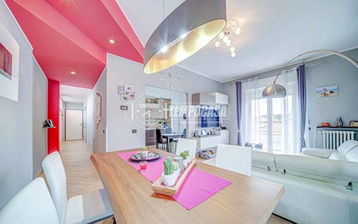 Appartamento trilocale in vendita in Via Solferino, Albizzate