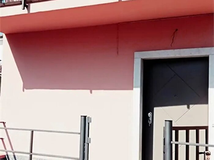Casa trilocale in vendita in Luni