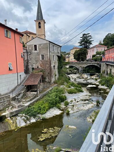 Appartamento con 5 locali in vendita in Via Guglieri, Borgomaro