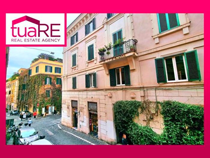 Appartamento bilocale in vendita in Via del Boschetto, Roma