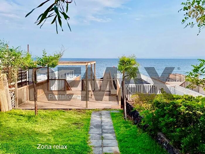 Appartamento monolocale in vendita in Via Antonello da Messina, Aci Castello