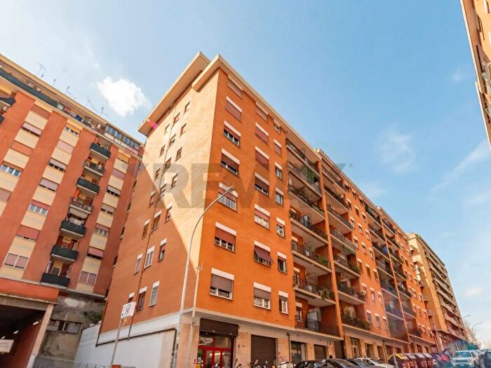 Appartamento trilocale in vendita in Via Sante Bargellini, Roma