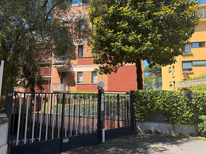 Appartamento bilocale in affitto in Via San Crescenziano, Africano Villa Chigi, Roma