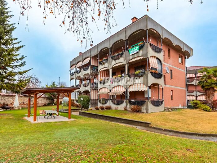 Appartamento con 6 locali in vendita in Via Pearda, Centallo