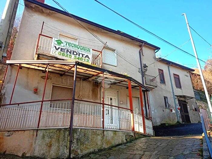 Casa trilocale in vendita in Via Pietrarola, Santa Paolina