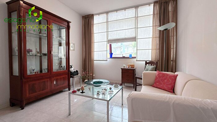 Appartamento trilocale in vendita in Via Grottasanta, Siracusa