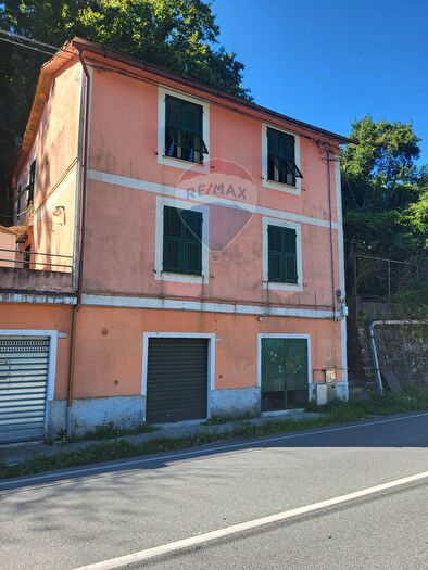 Appartamento con 5 locali in vendita in Via G Cevasco, Bargagli
