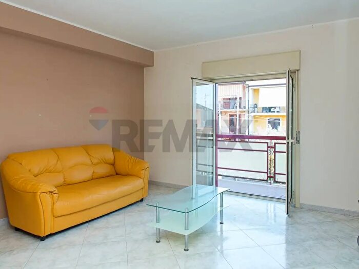 Appartamento quadrilocale in vendita in Via Carico, Acireale