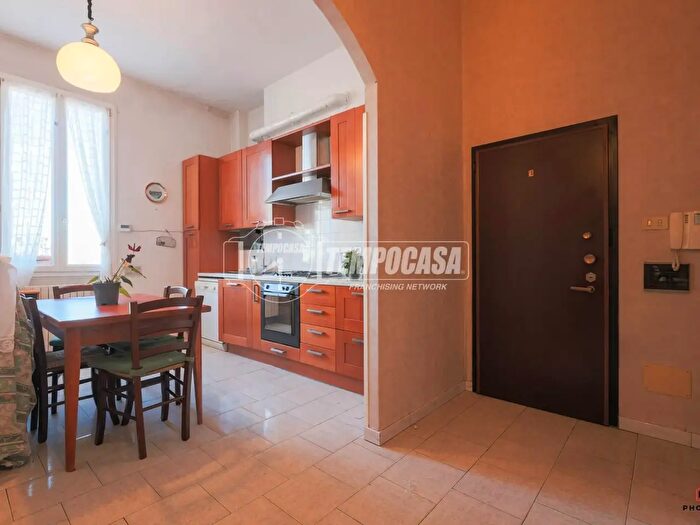 Appartamento trilocale in vendita in Via Emilia Ponente, Bologna