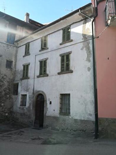 Casa con 6 locali in vendita in Temu