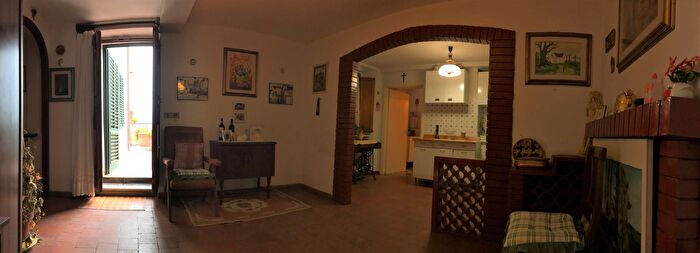 Casa con 12 locali in vendita in Matraia, Capannori