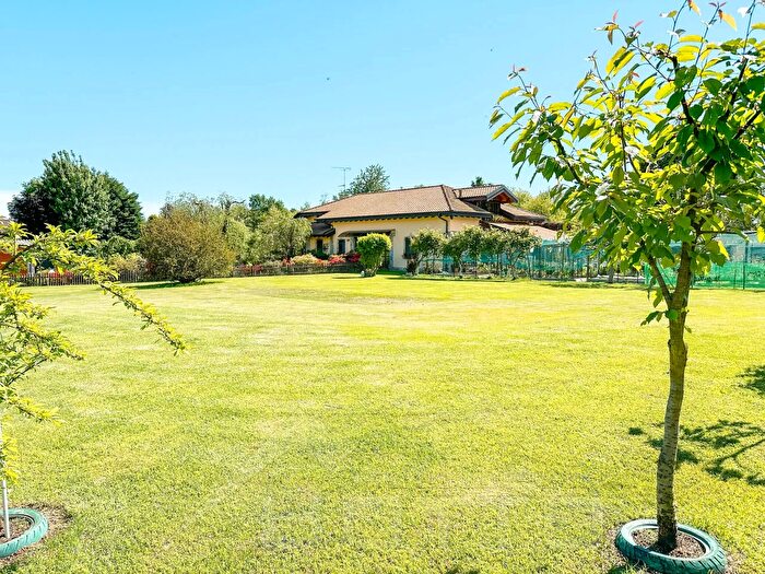 Case in Vendita e in Affitto - 3