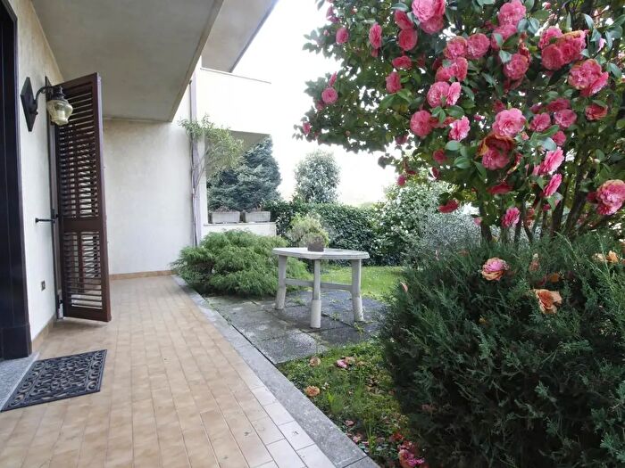 Appartamento trilocale in vendita in Via Don Gnocchi, Cerro Maggiore