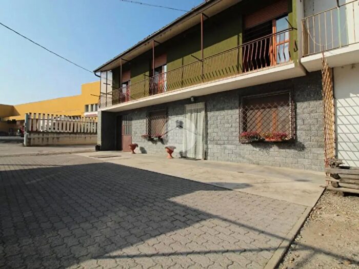 Casa con 5 locali in vendita in Strada Crosiglie, Pocapaglia