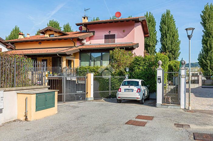 Casa quadrilocale in vendita in Viale della Vittoria, Stazzano