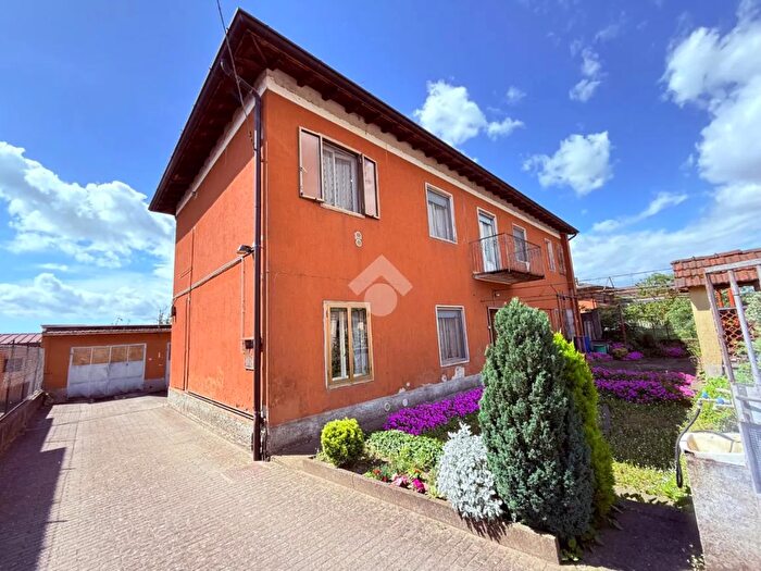 Casa quadrilocale in vendita in Via Giuseppe Mazzini, San Bassano