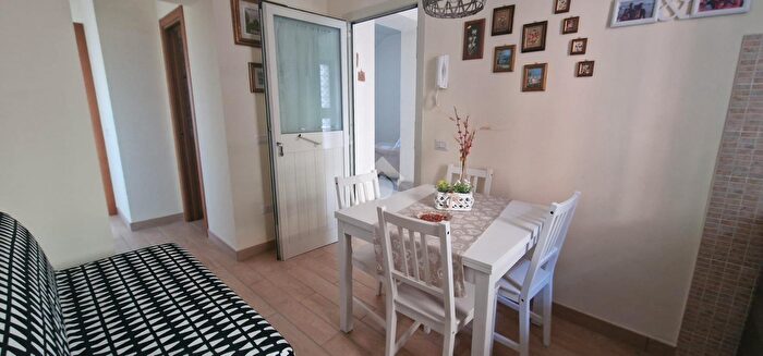 Casa bilocale in vendita in Via Roma, Campoli Del Monte Taburno