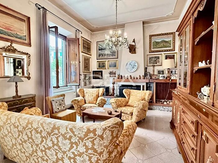 Casa quadrilocale in vendita in Via Belli, Lucca