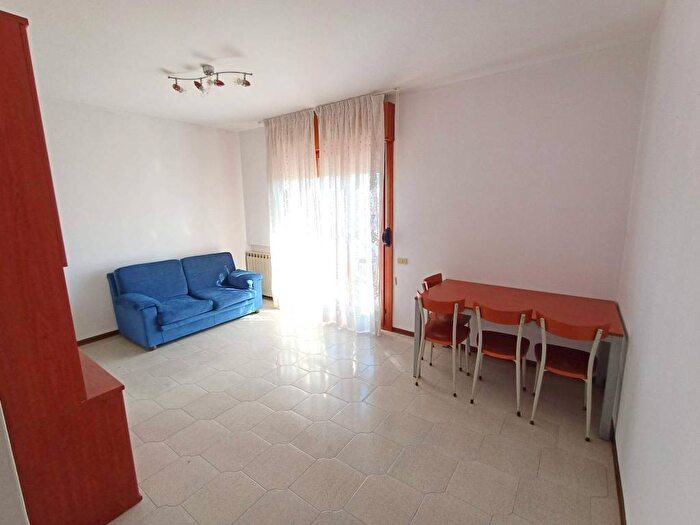 Appartamento quadrilocale in affitto in Marghera Catene, Venezia
