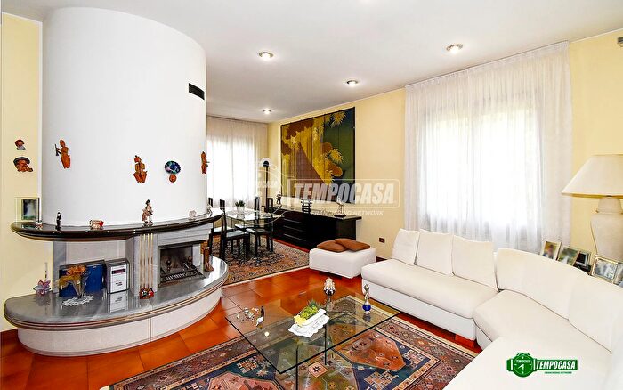 Casa con 5 locali in vendita in Via Trento, Buccinasco