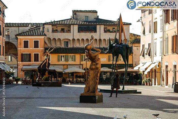 Case in Vendita e in Affitto - 2