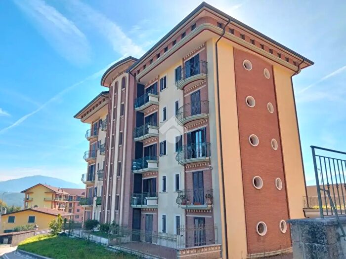 Appartamento quadrilocale in vendita in Cda Archi, Avellino