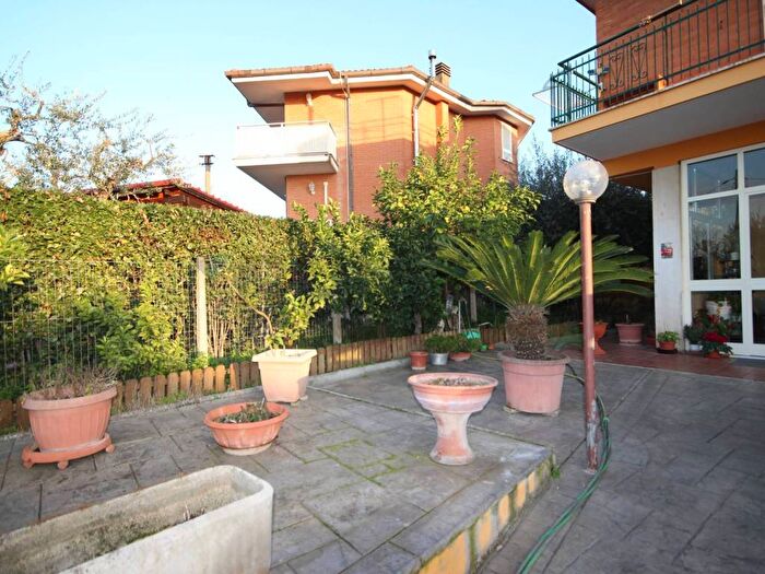 Appartamento bilocale in affitto in Via Vigne Di San Matteo, Tor Vergata, Roma
