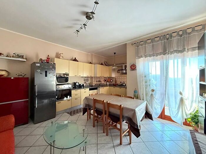 Appartamento trilocale in vendita in Via Gozzano Bra, Bra