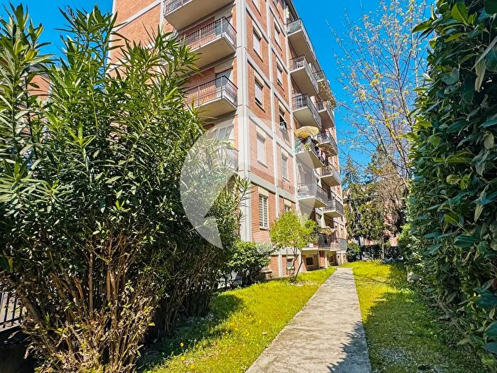 Appartamento trilocale in vendita in Via Montefiorino, Reggio Emilia