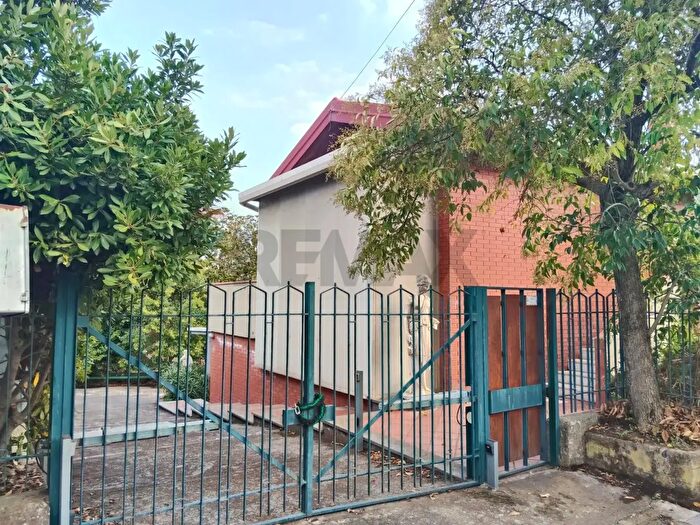 Casa con 6 locali in vendita in Via Barbagallo, Acireale