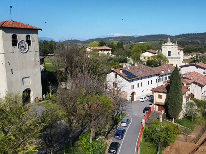 Casa con 5 locali in vendita in Via Trento, Calvagese Della Riviera