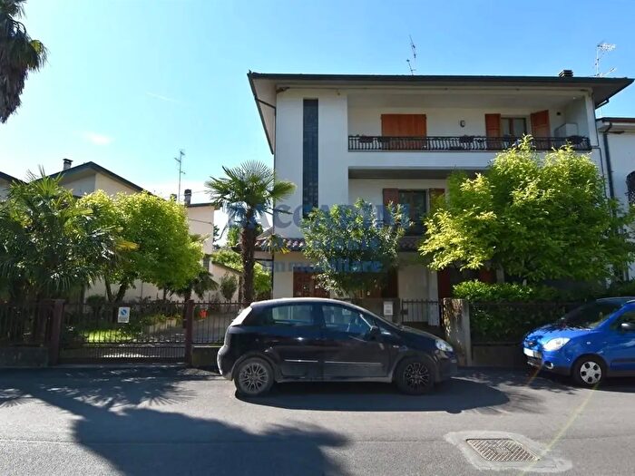 Appartamento con 5 locali in vendita in Via Cova, Faenza