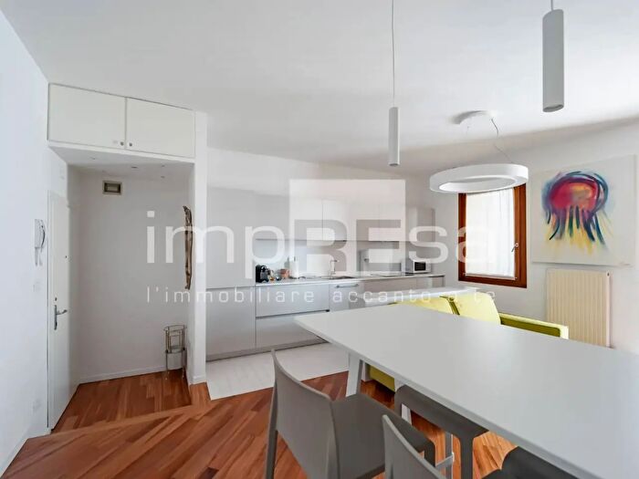 Appartamento trilocale in vendita in Via dei dallOro, Treviso