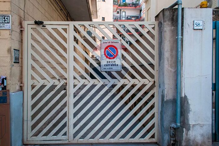 Appartamento quadrilocale in vendita in Via Milano, Catania