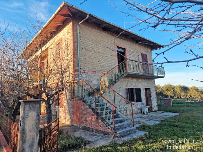 Casa con 10 locali in vendita in Via San Biagio, Castiglione Del Lago