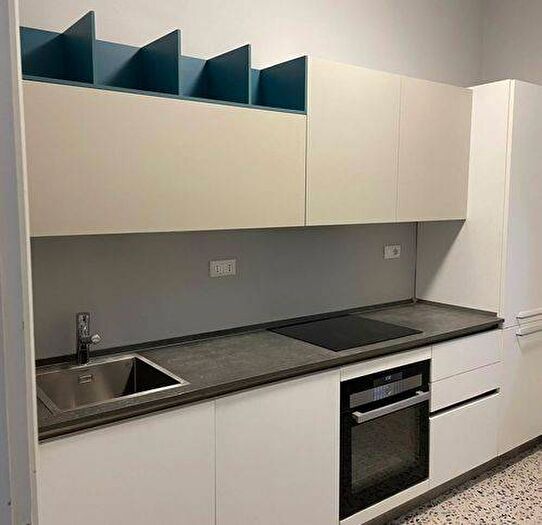 Appartamento quadrilocale in affitto in Viale Luciano Oliva, Centro, Valenza