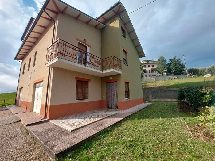 Casa con 9 locali in vendita in Contrada Coste, Barbara