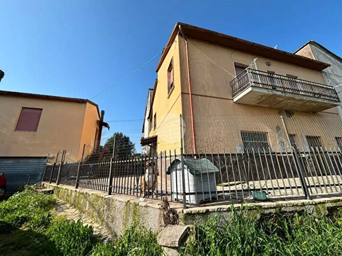 Casa quadrilocale in vendita in Strada Flaminia, Otricoli