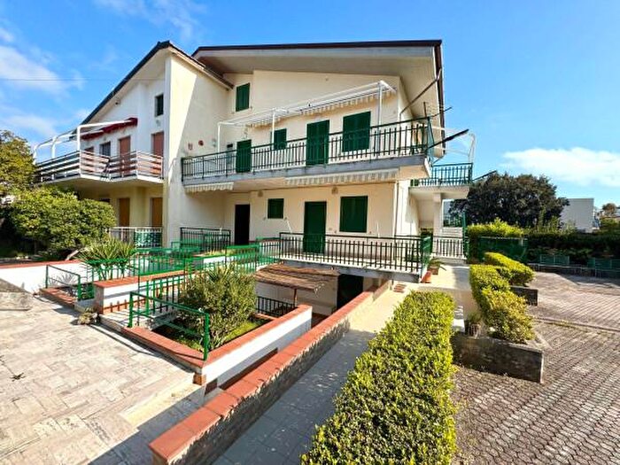 Appartamento quadrilocale in vendita in Via Torre di Paestum, Capaccio