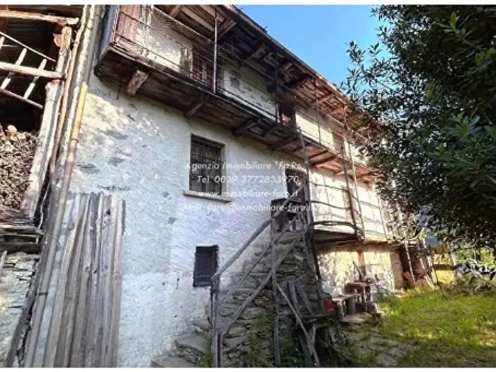 Casa quadrilocale in vendita in Strada Provinciale della Valle Cannobina, Cannobio