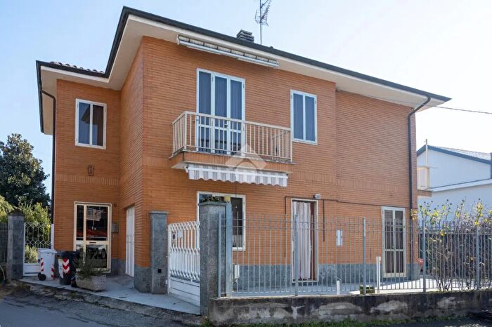 Casa con 8 locali in vendita in Via Don Gnocchi, Chieri