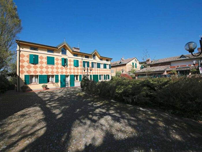 Casa con 6 locali in affitto in Pozza, Maranello