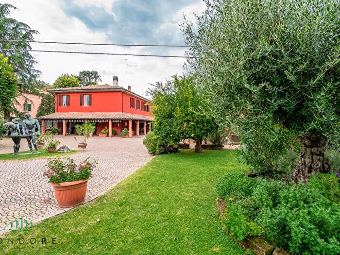 Casa con 12 locali in vendita in Via Stradelli Guelfi, Castel San Pietro Terme