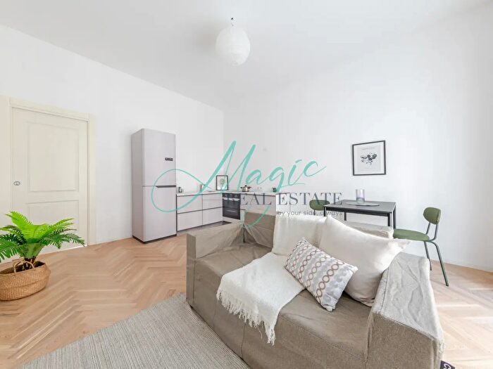 Appartamento bilocale in vendita in Via Luigi Capranica, Milano